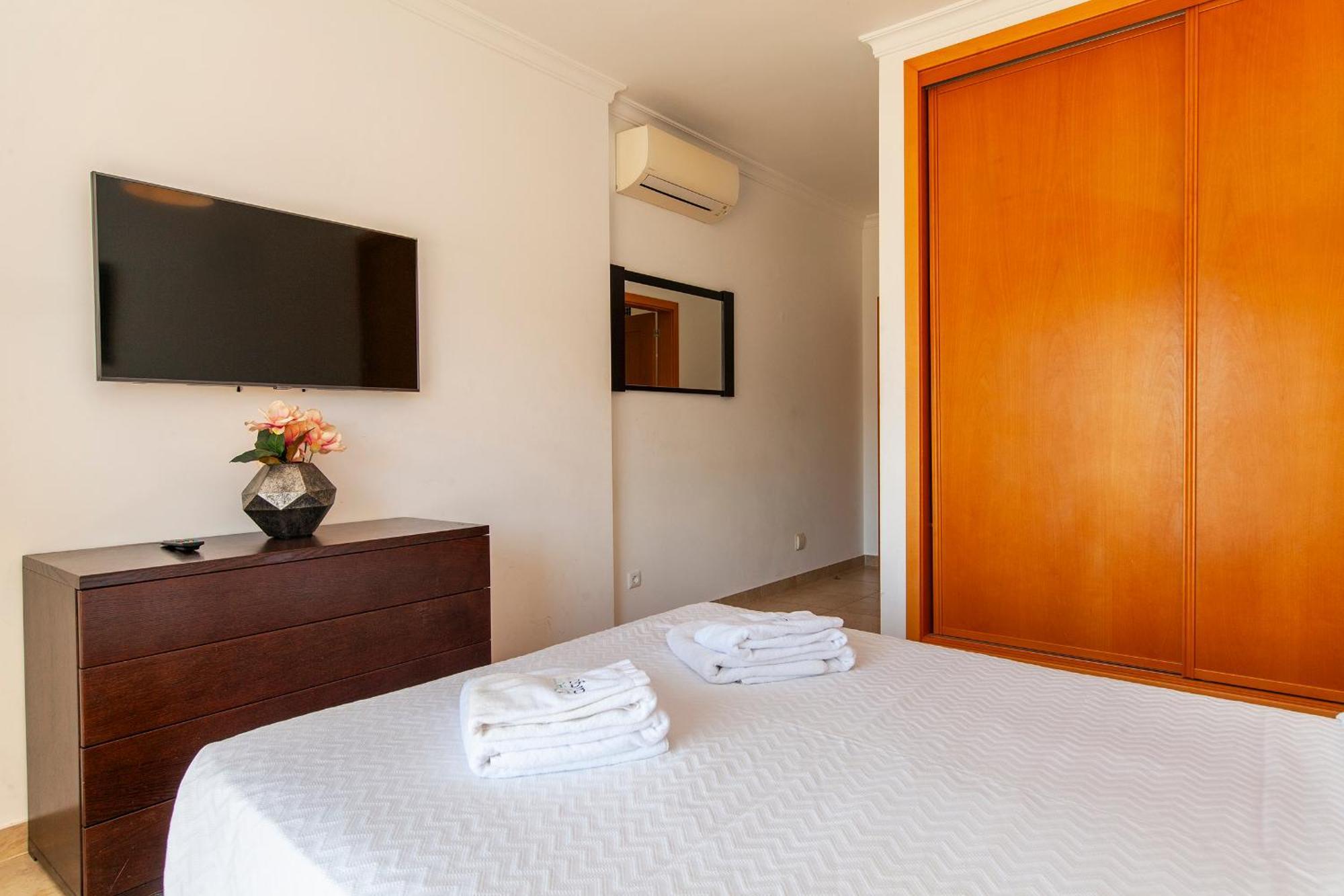 C02 - Luxury 3 Bed With Pool View Appartement