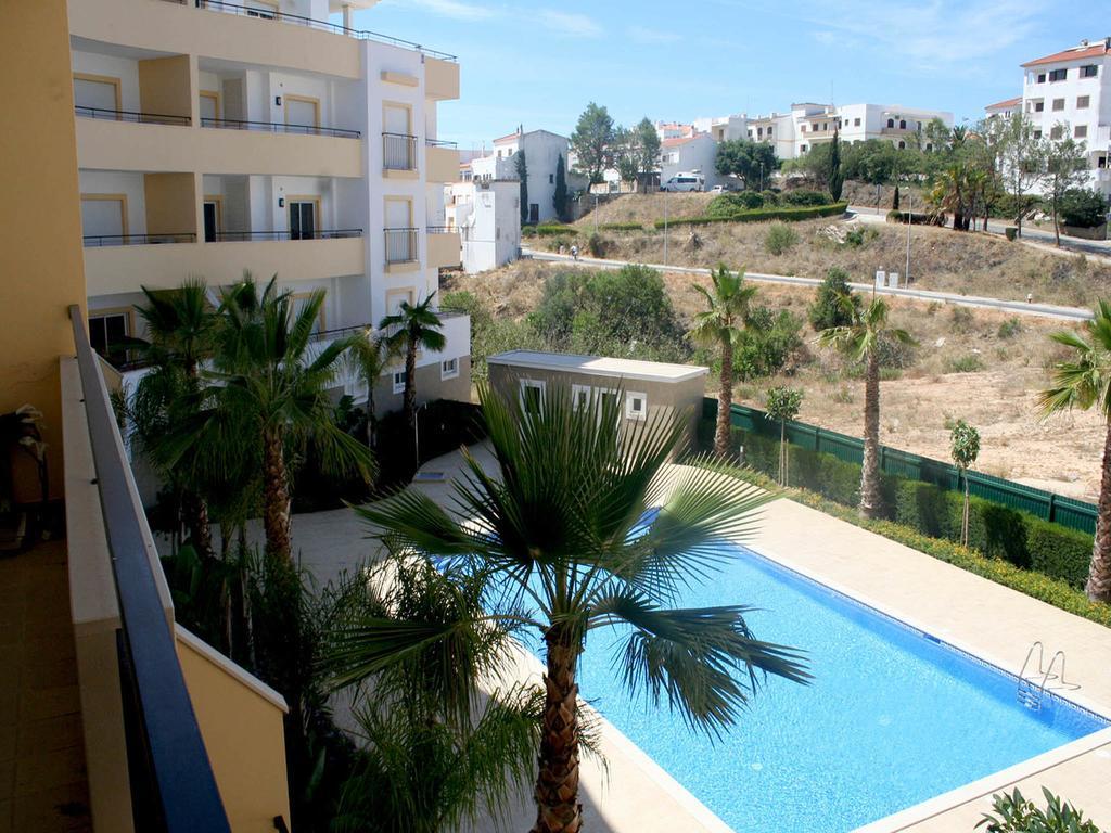 C02 - Luxury 3 Bed With Pool View Appartement Lagos