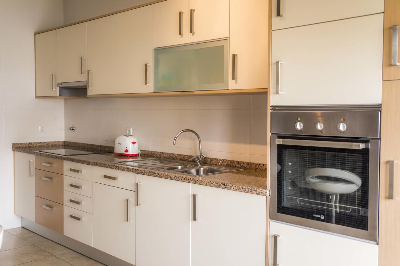 Appartement C02 - Luxury 3 Bed With Pool View Lagos