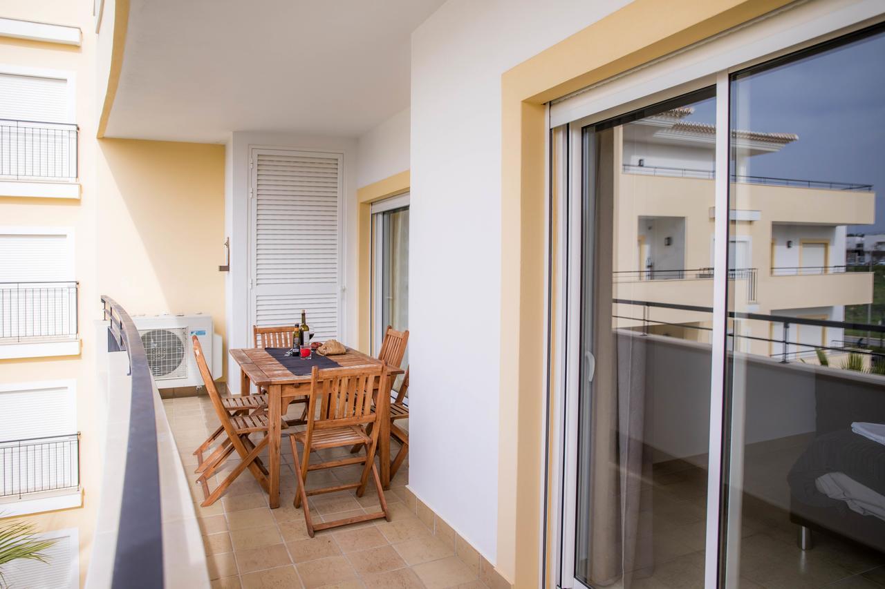 Appartement C02 - Luxury 3 Bed With Pool View