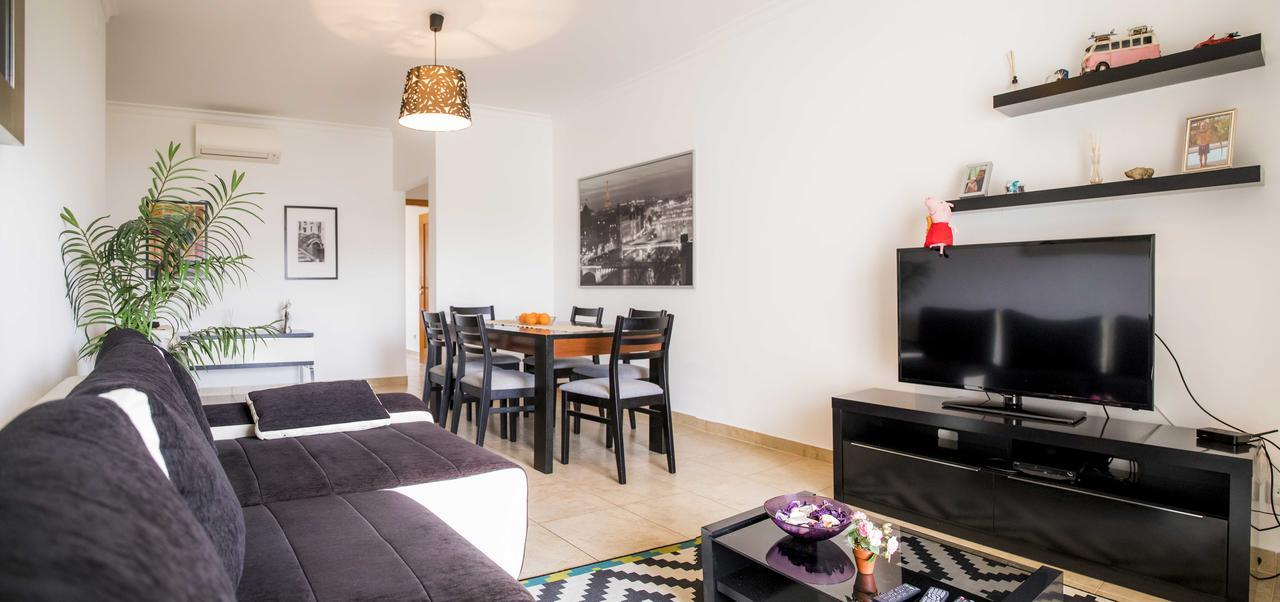 Appartement C02 - Luxury 3 Bed With Pool View